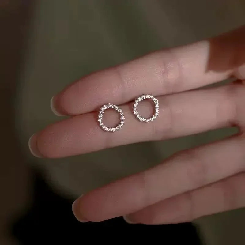 Kryształowy naszyjnik z wisiorkiem i kolczyki w kształcie koła