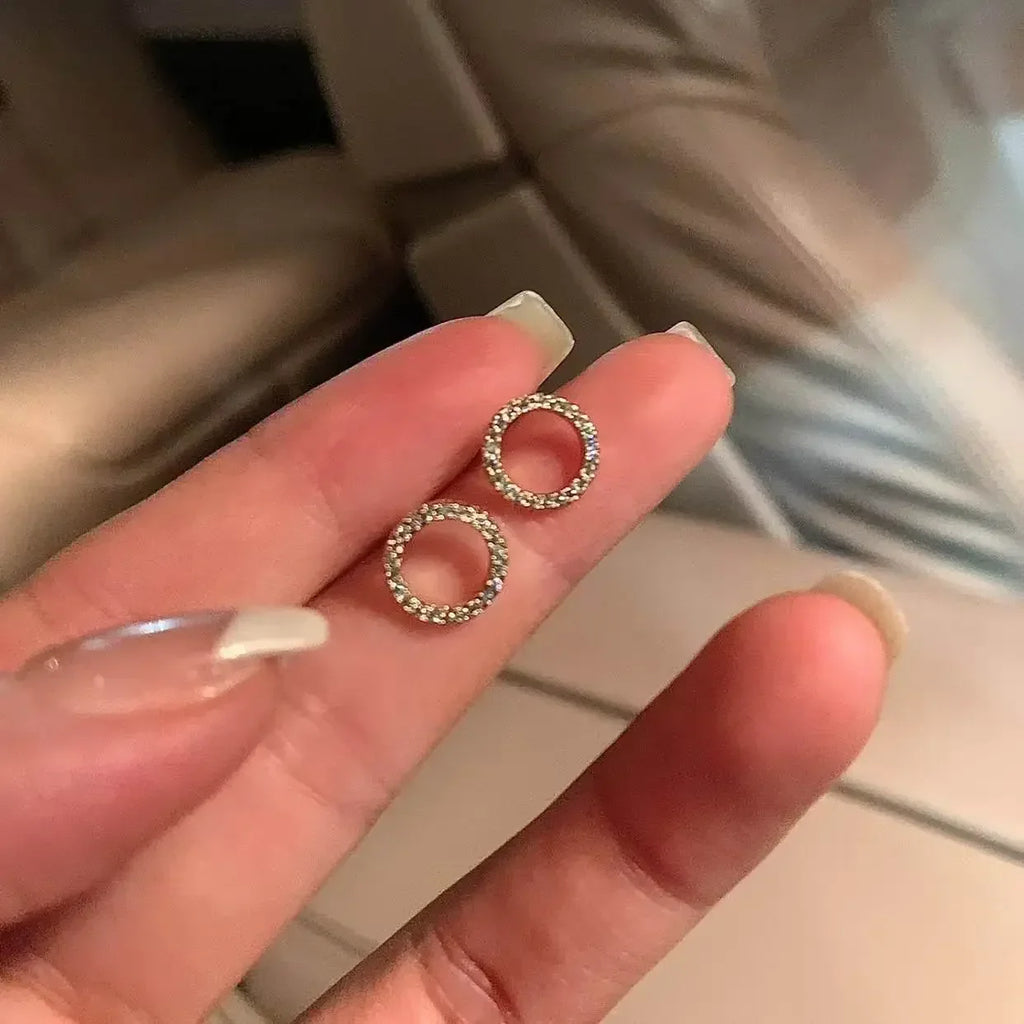 Kryształowy naszyjnik z wisiorkiem i kolczyki w kształcie koła